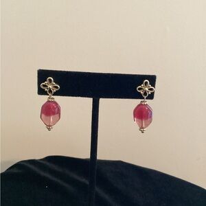 Pretty smaller Drop Earrings with Ombré Burgandy to Pink color in Post Pierced